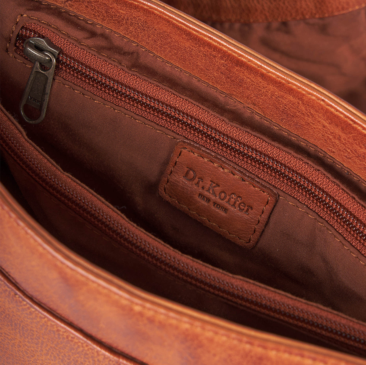 Сумка через плечо Dr.Koffer из натуральной кожи коричневая