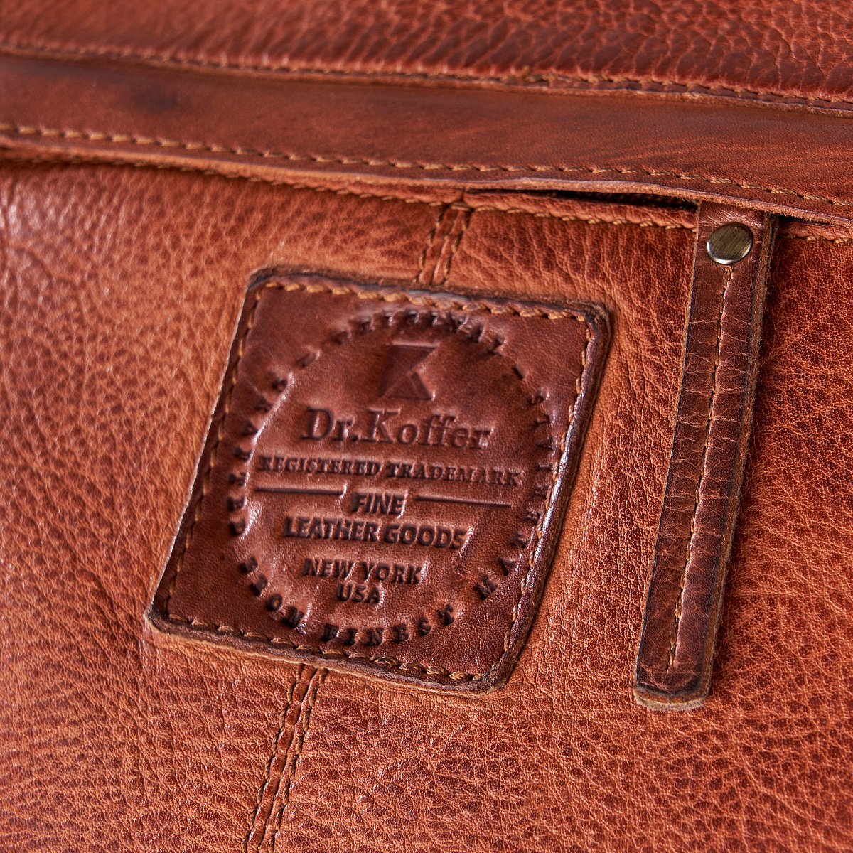 Сумка через плечо Dr.Koffer из натуральной кожи коричневая