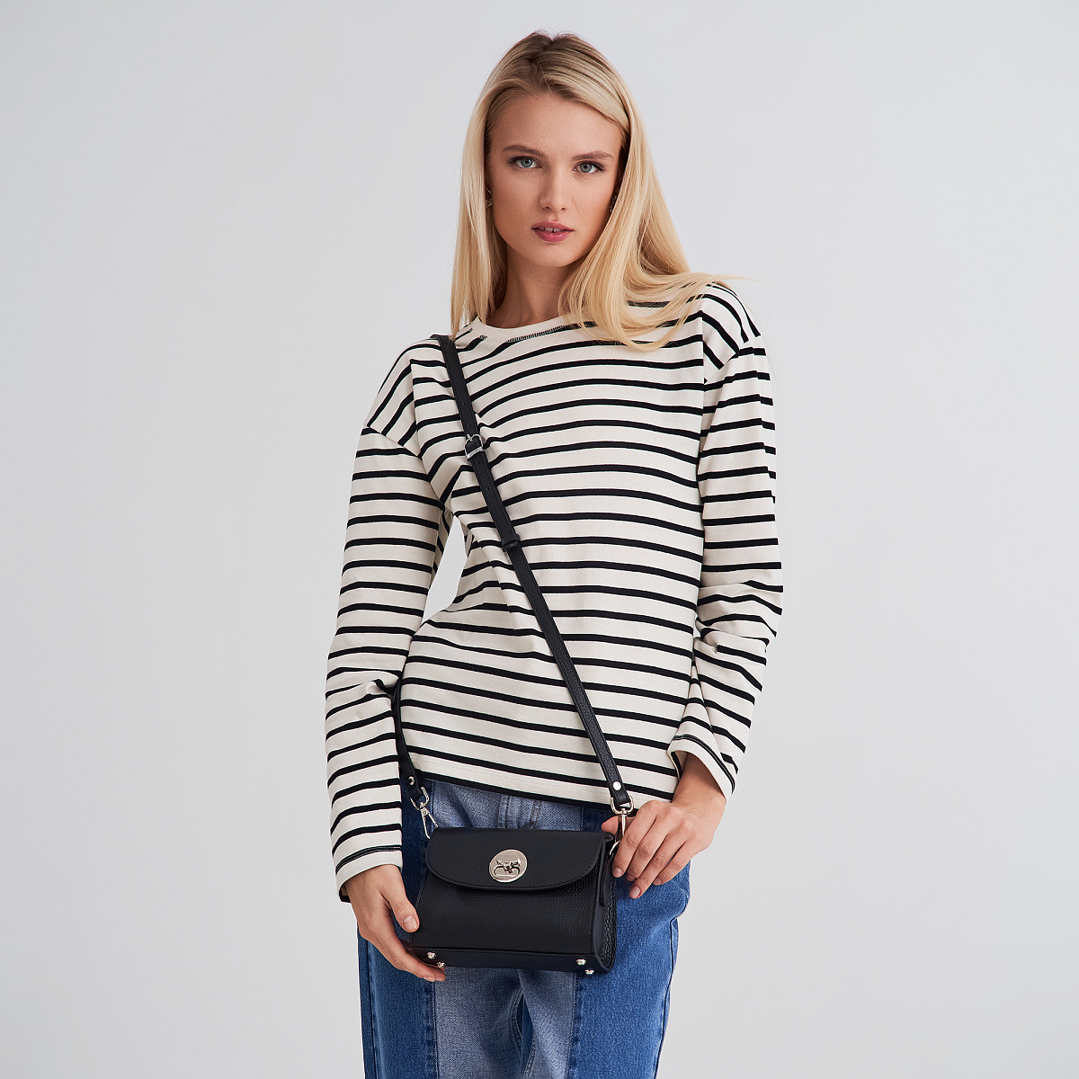 Женская сумка Dr. Koffer из натуральной кожи черная