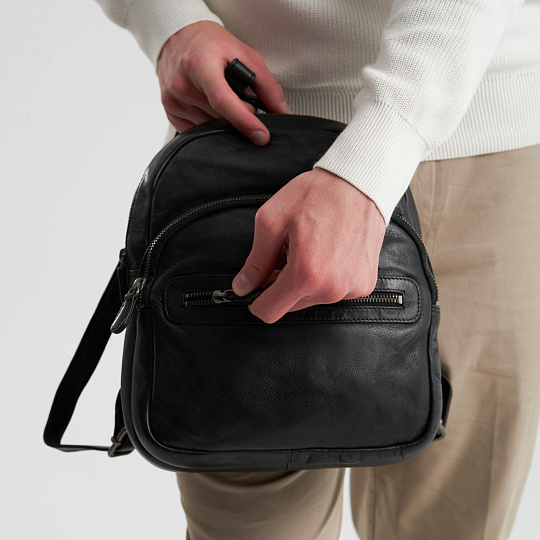 Рюкзак Dr.Koffer из натуральной кожи черный