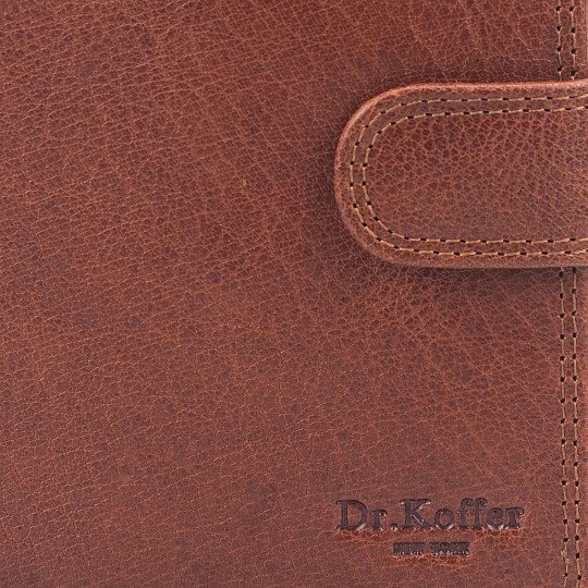 Обложка  из натуральной кожи коричневая