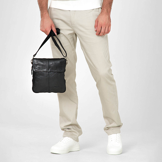 Сумка через плечо Dr.Koffer из натуральной кожи черная