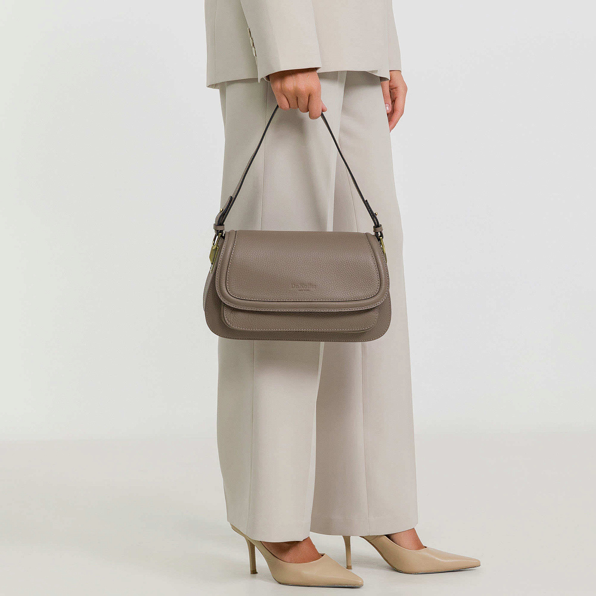 Женская сумка Dr. Koffer из натуральной кожи бежевая