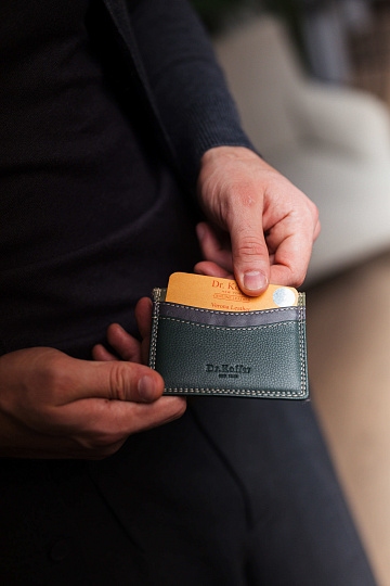 Кредитница Dr.Koffer из натуральной кожи зеленая