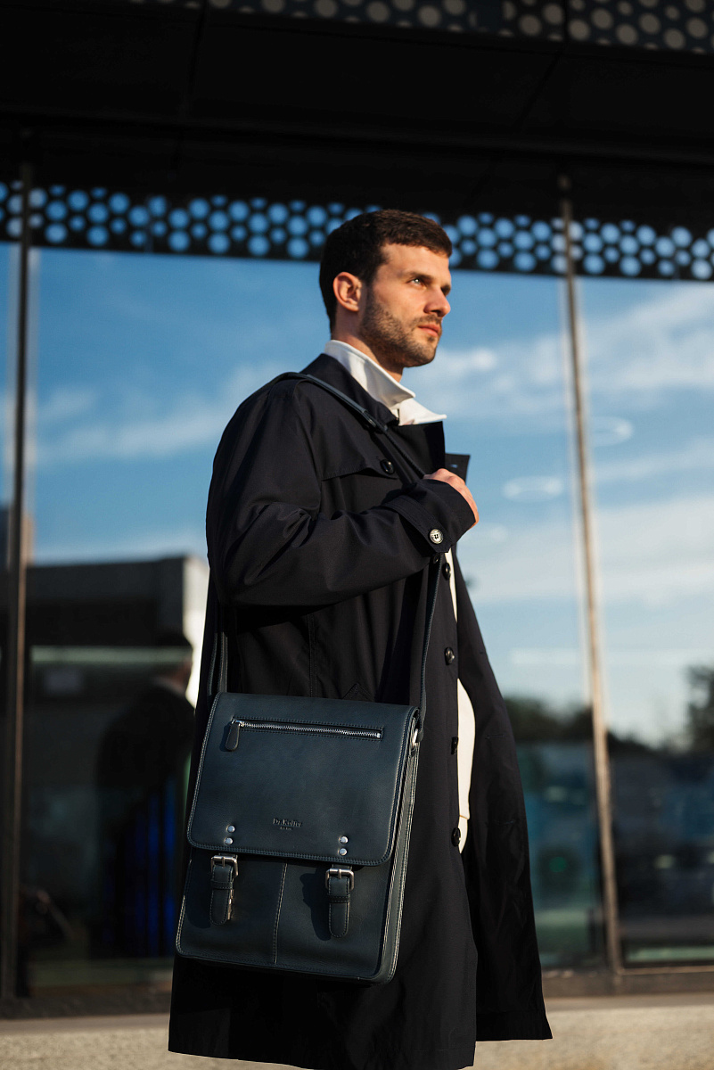 Сумка через плечо Dr.Koffer из натуральной кожи синяя