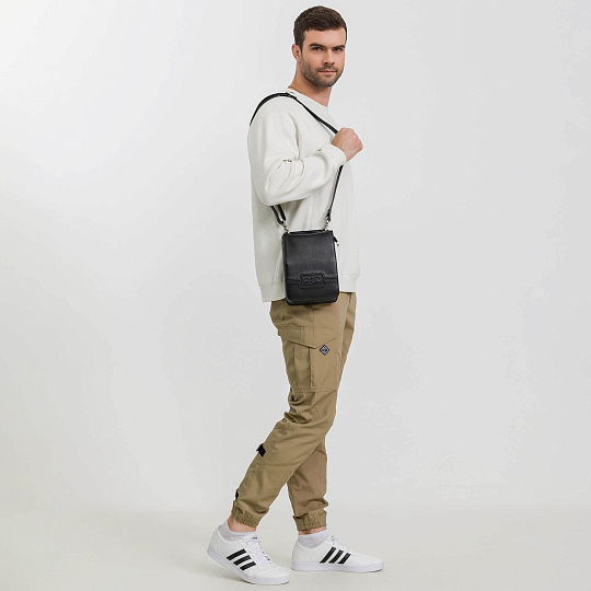 Сумка через плечо Dr.Koffer из натуральной кожи черная