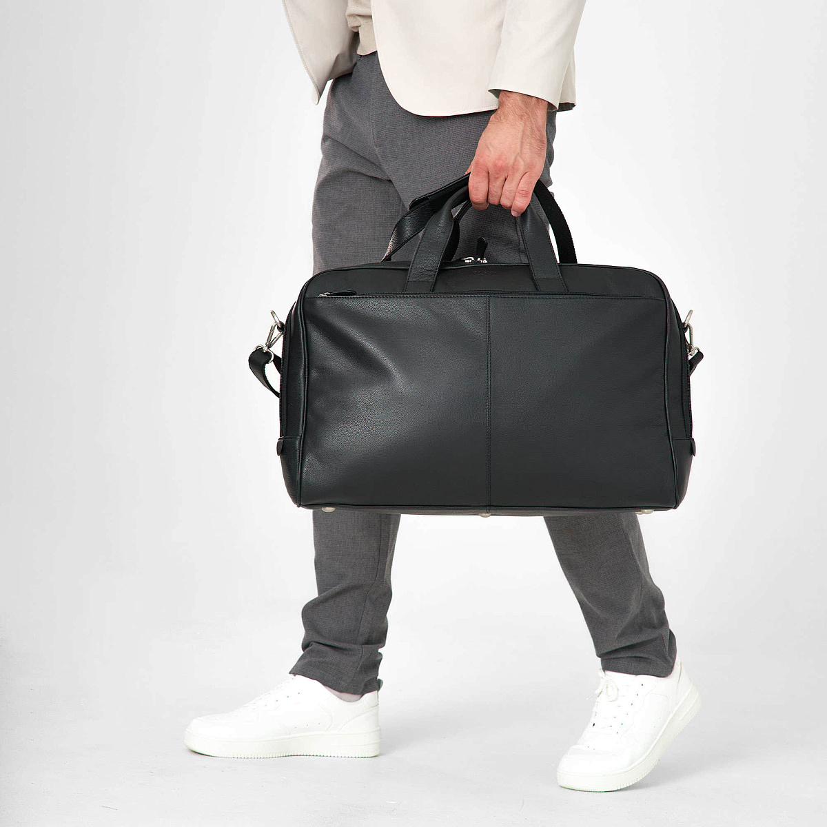 Сумка дорожная Dr.Koffer из натуральной кожи черная