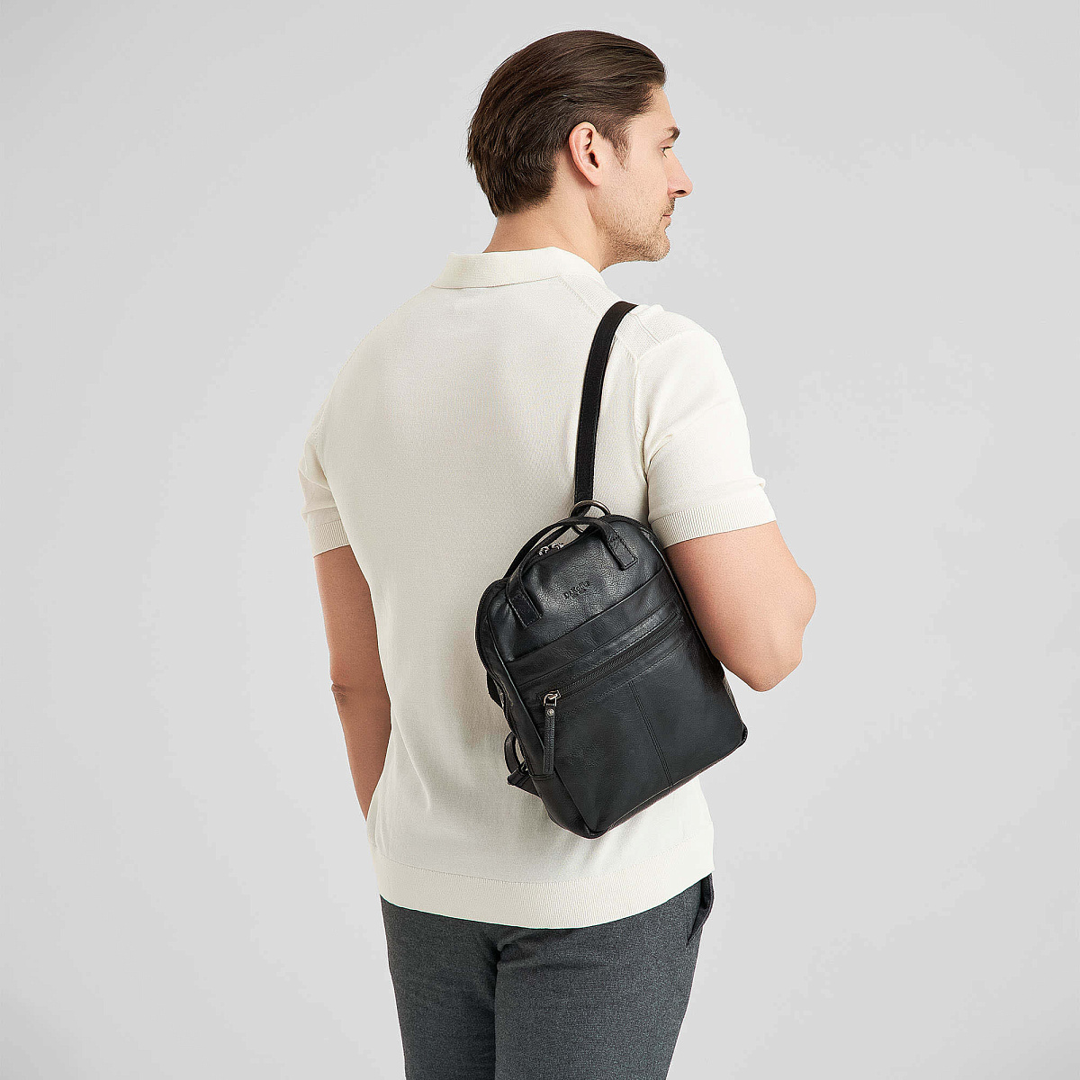 Рюкзак Dr.Koffer из натуральной кожи черный