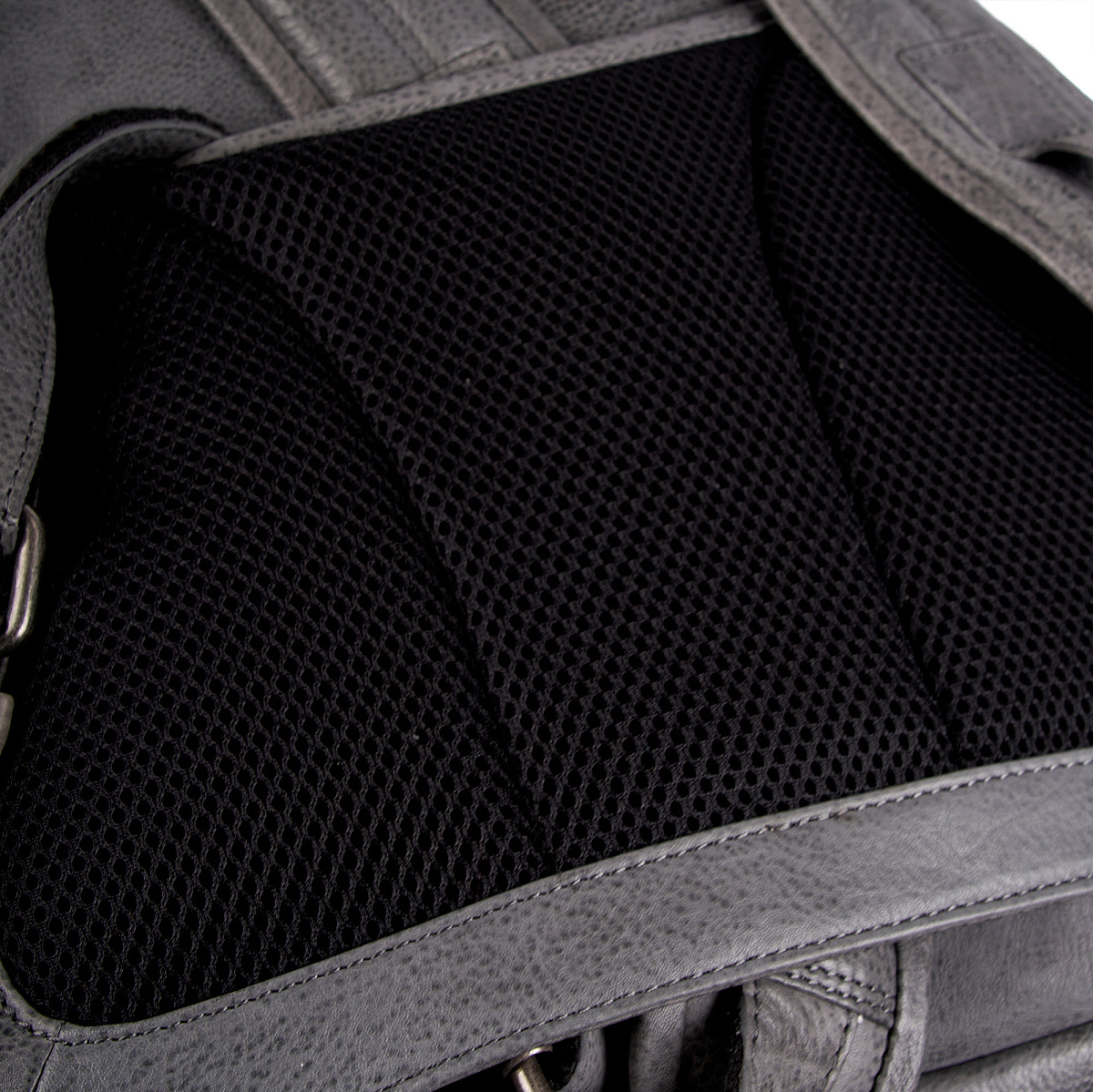 Рюкзак Dr.Koffer из натуральной кожи черный