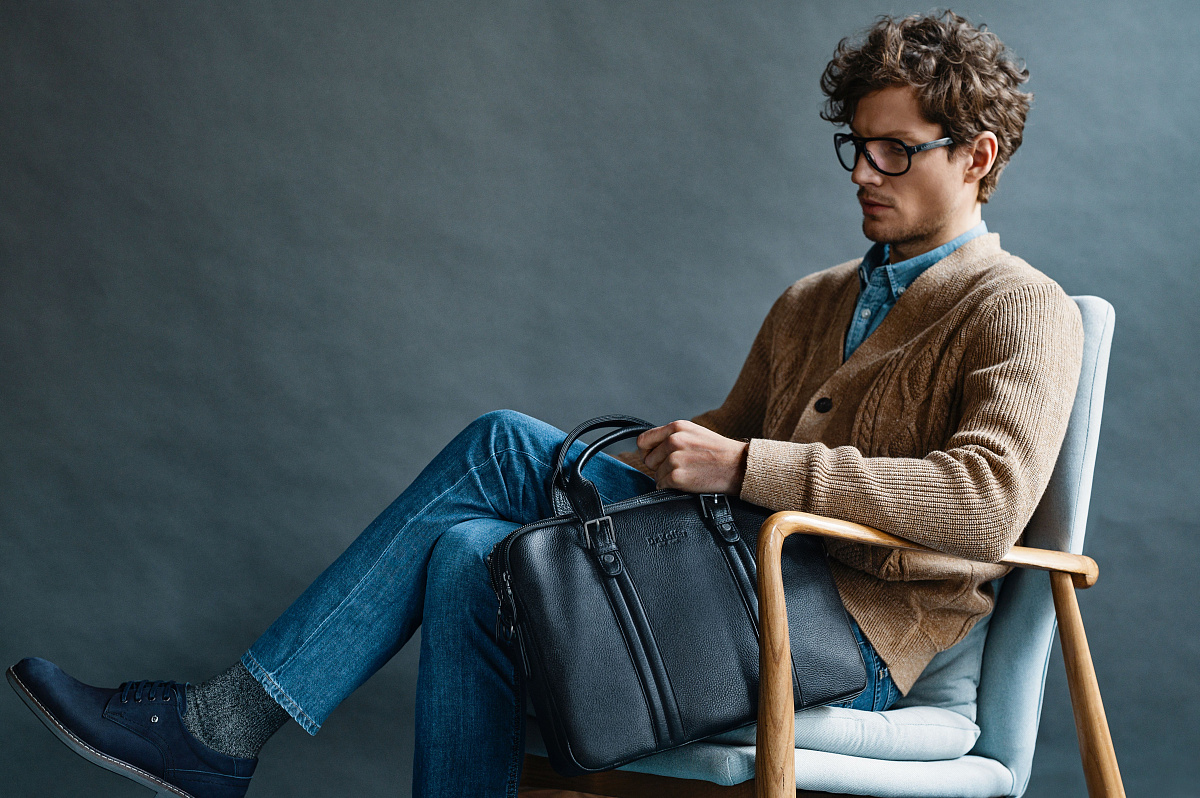 Черная мужская сумка на двух ручках Dr.Koffer B402367-01-04