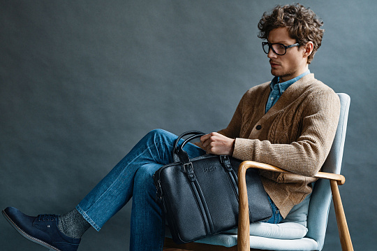 Черная мужская сумка на двух ручках Dr.Koffer B402367-01-04