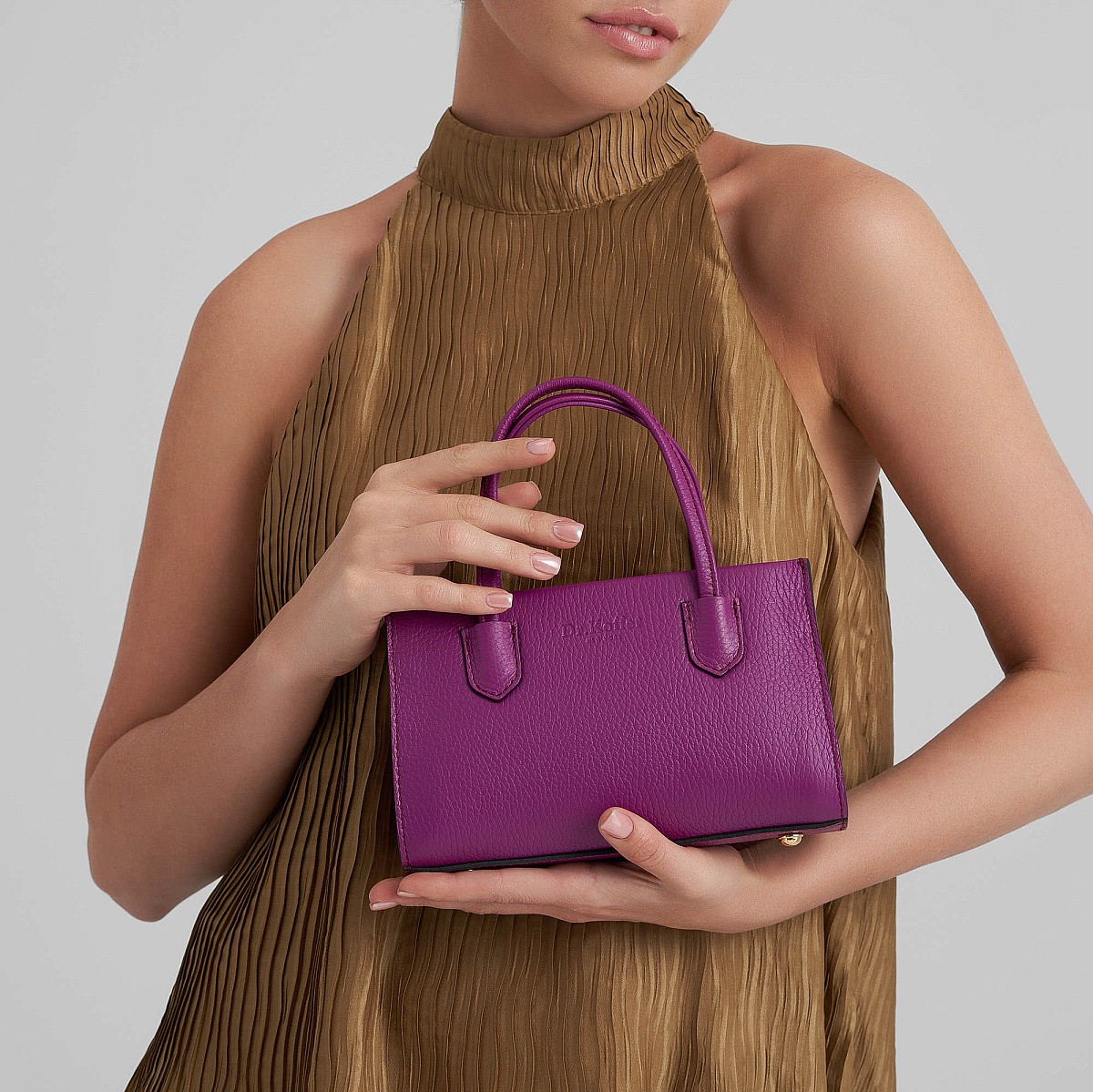 Женская сумка Dr. Koffer из натуральной кожи розовая