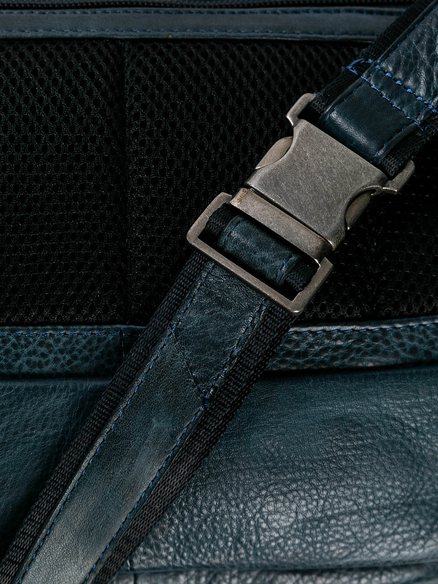 Сумка на пояс Dr. Koffer из натуральной кожи синяя