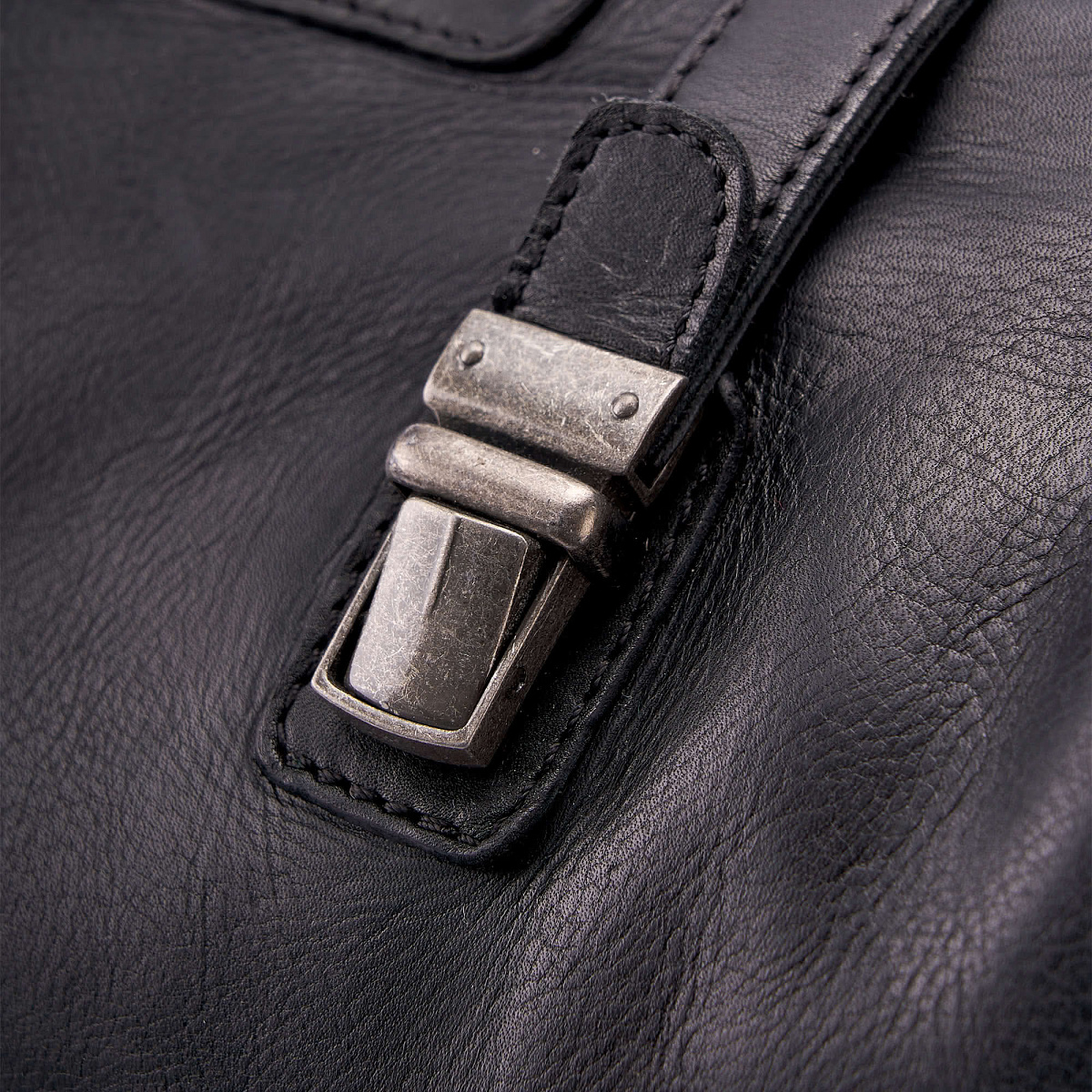 Сумка дорожная Dr.Koffer из натуральной кожи черная