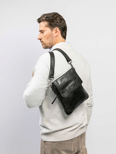 Сумка через плечо Dr.Koffer из натуральной кожи черная