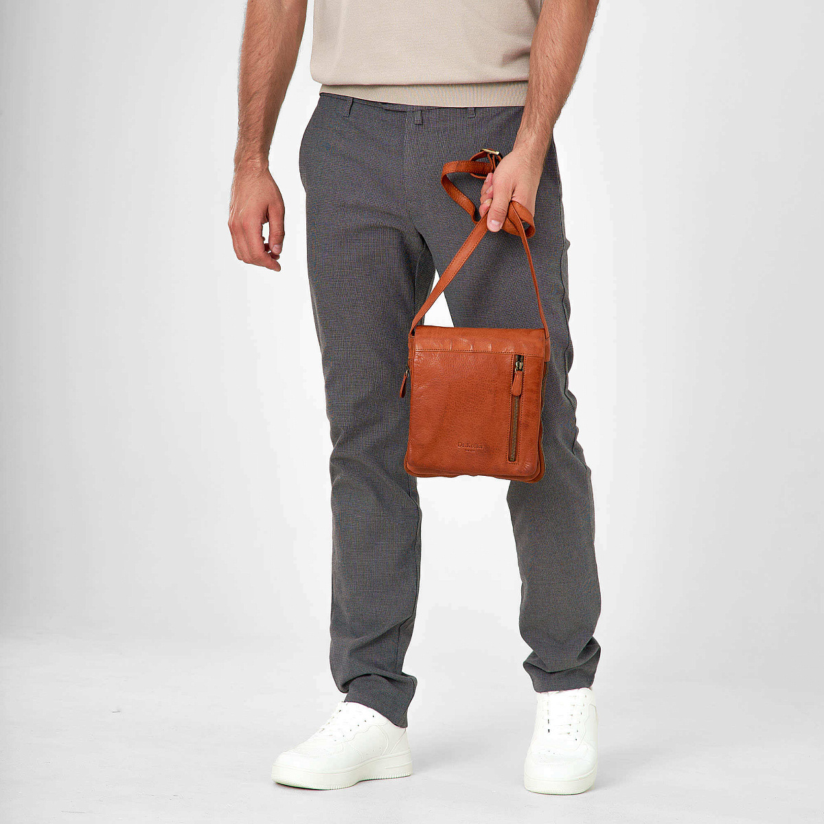 Сумка через плечо Dr.Koffer из натуральной кожи коричневая