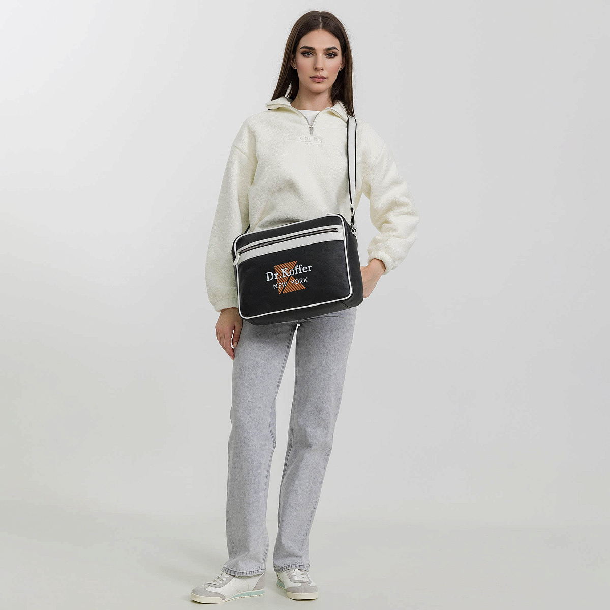 Сумка через плечо Dr.Koffer из натуральной кожи черная