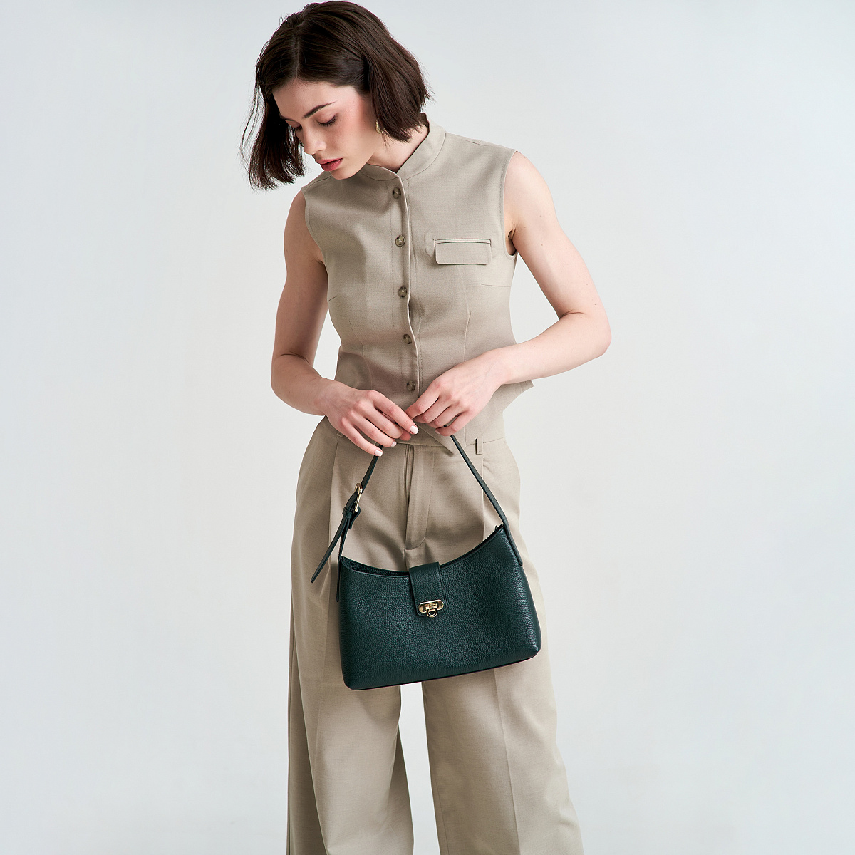 Женская сумка  Dr. Koffer из натуральной кожи зеленая