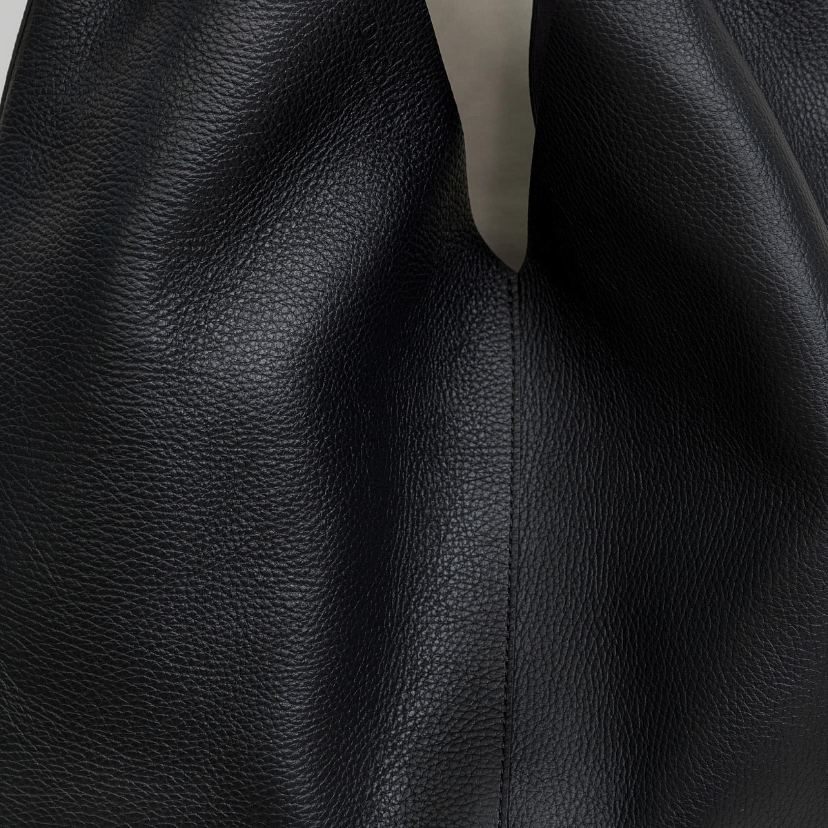 Женская сумка Dr. Koffer из натуральной кожи черная