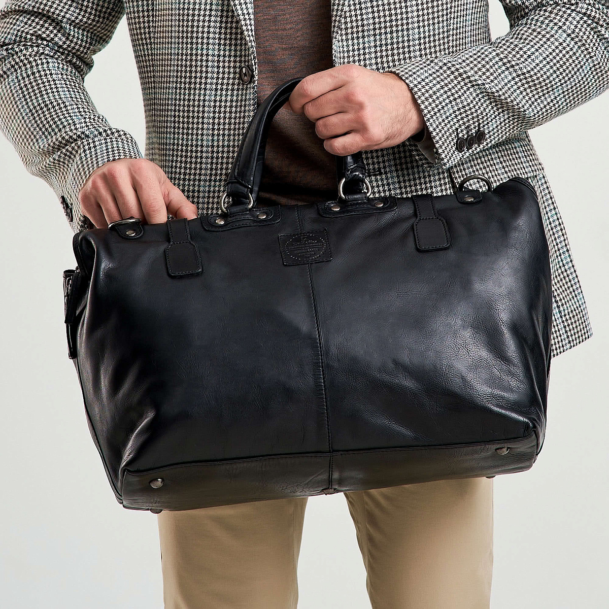 Сумка дорожная Dr.Koffer из натуральной кожи черная