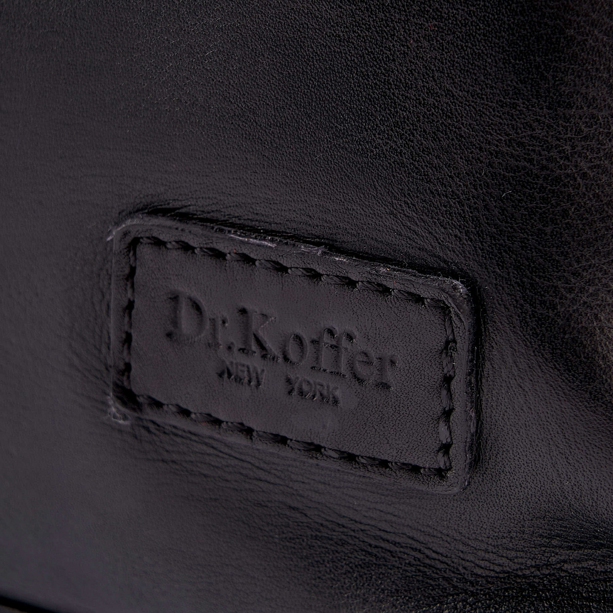 Сумка дорожная Dr.Koffer из натуральной кожи черная