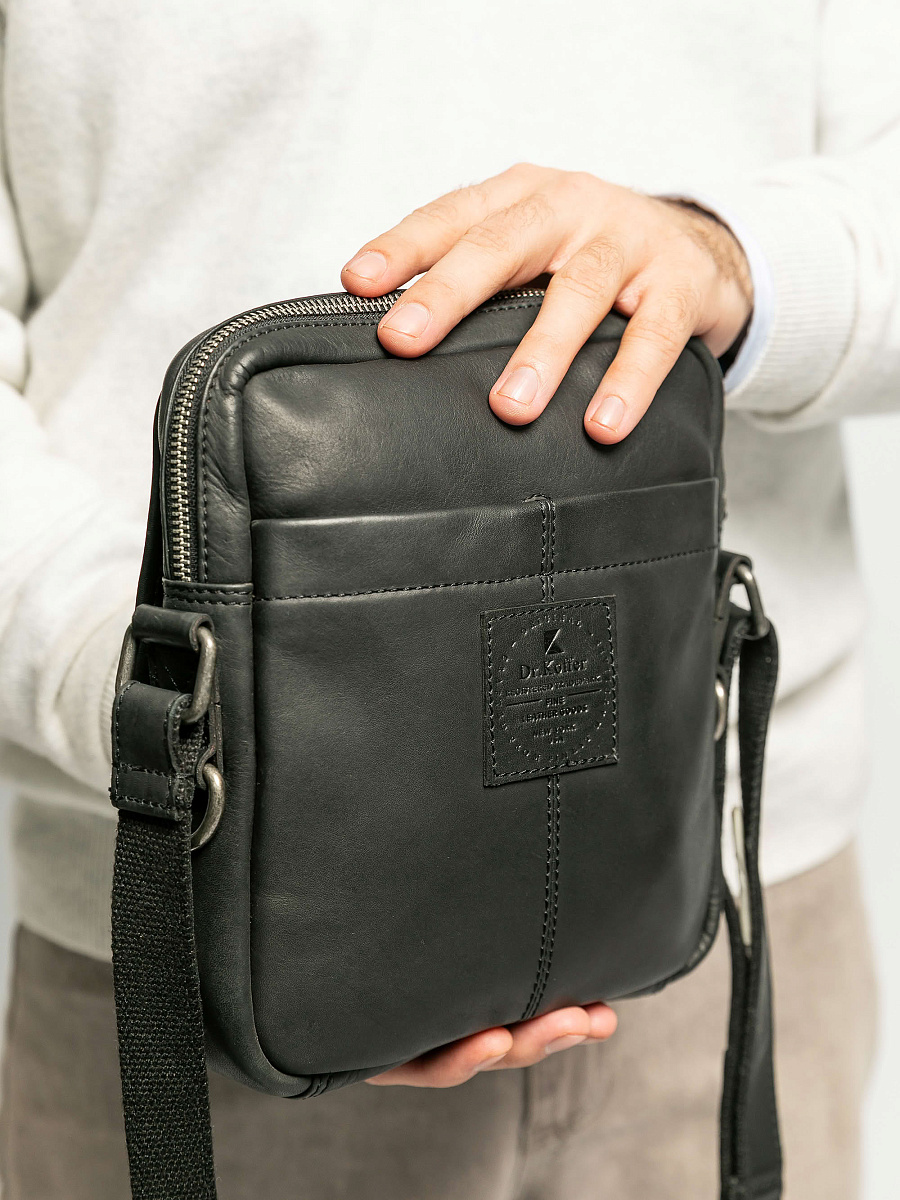 Сумка через плечо Dr.Koffer из натуральной кожи черная