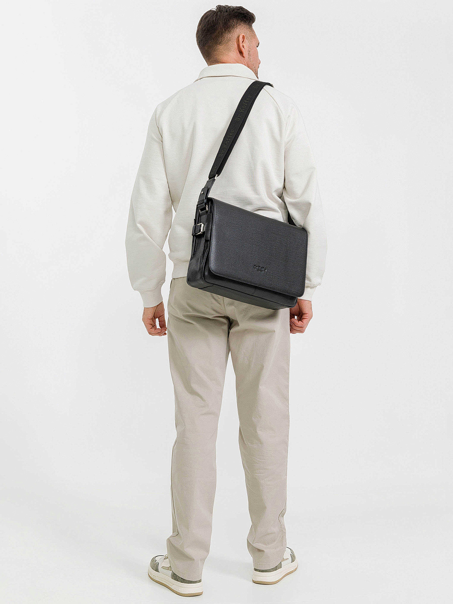 Сумка через плечо Dr.Koffer из натуральной кожи черная