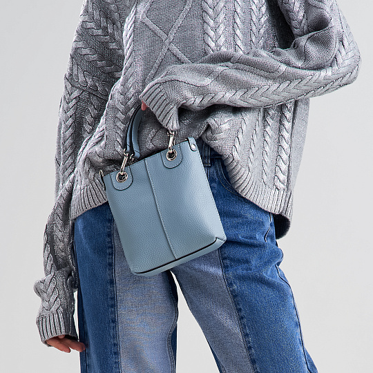 Женская сумка Dr. Koffer из натуральной кожи голубая