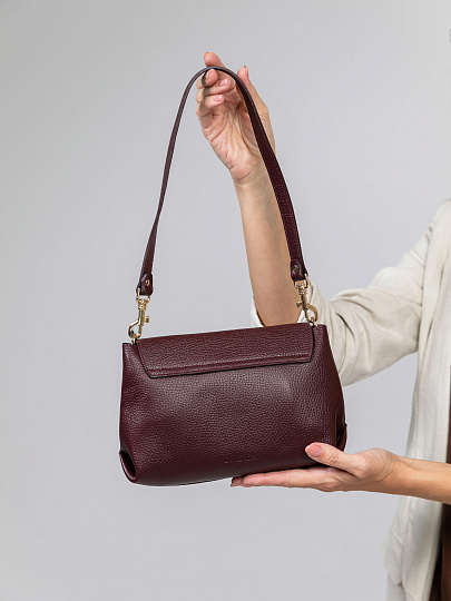 Женская сумка Dr.Koffer из натуральной кожи бордовая