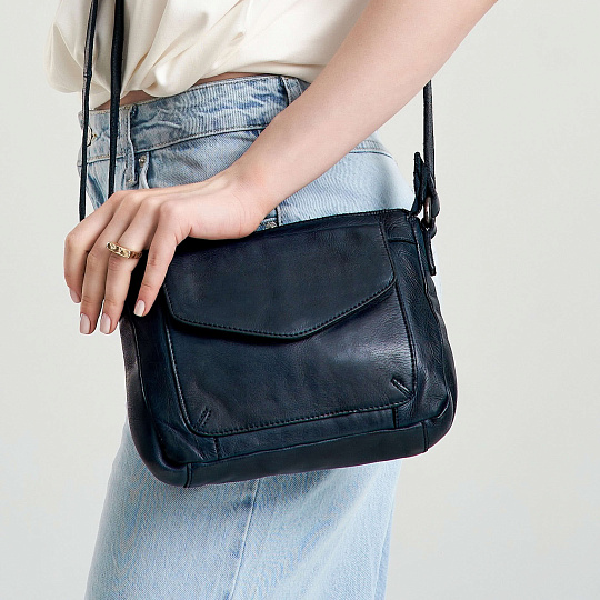 Сумка через плечо Dr.Koffer из натуральной кожи синяя